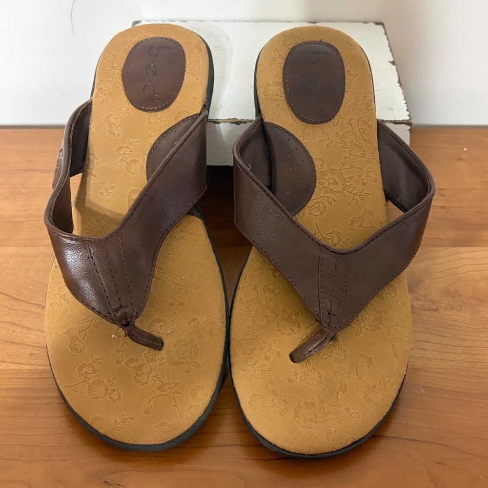 b.o.c. Born Concept Brown Floral Embossed Flip Flop Sandals Womens 9M Z10706